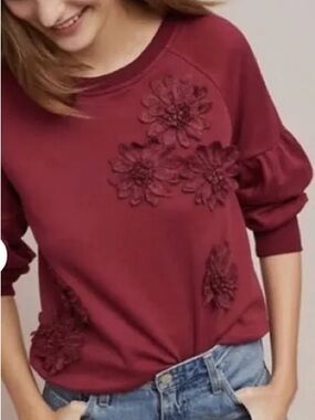 Floral Appliqué Pullover Sweathirt in Deep Wine